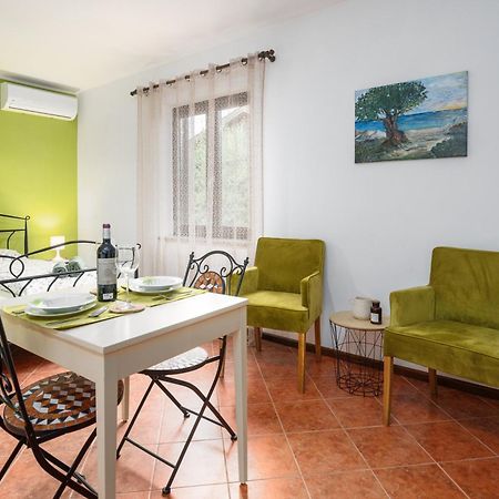 Studio Apartment เวอร์ซาร์ ภายนอก รูปภาพ