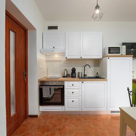Studio Apartment เวอร์ซาร์ ภายนอก รูปภาพ